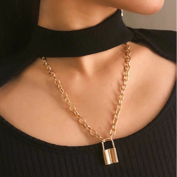 🤩4/$15🥳 Gold Color Lock Charm necklace - Picture 1 of 7